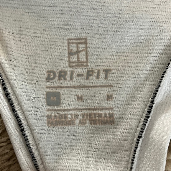 🎉4 for $20 Nike Dri-Fit Tank, Medium - Picture 5 of 6